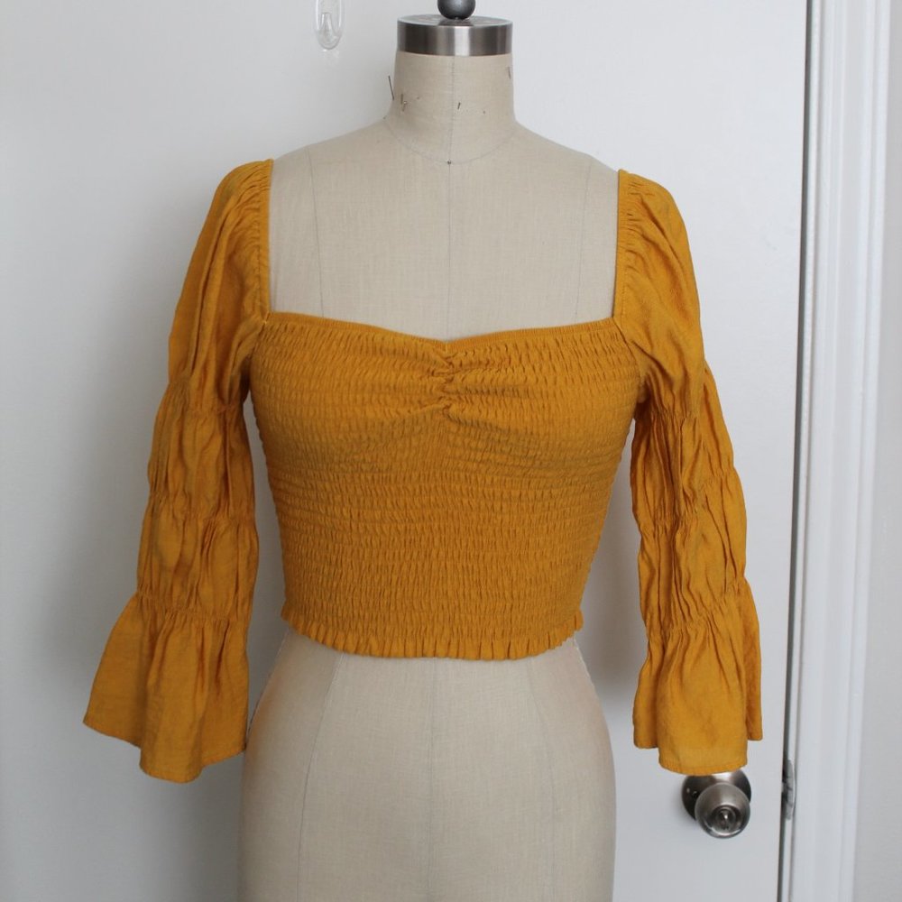 LULUS GOLDEN CROP TOP W/ SHIRRED BODICE & 3/4 RUFFLED SLEEVES SIZE SMALL